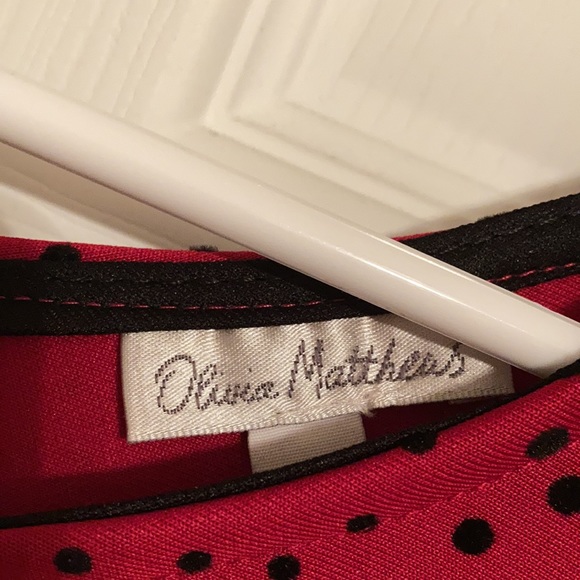 Red Dress - Picture 4 of 4